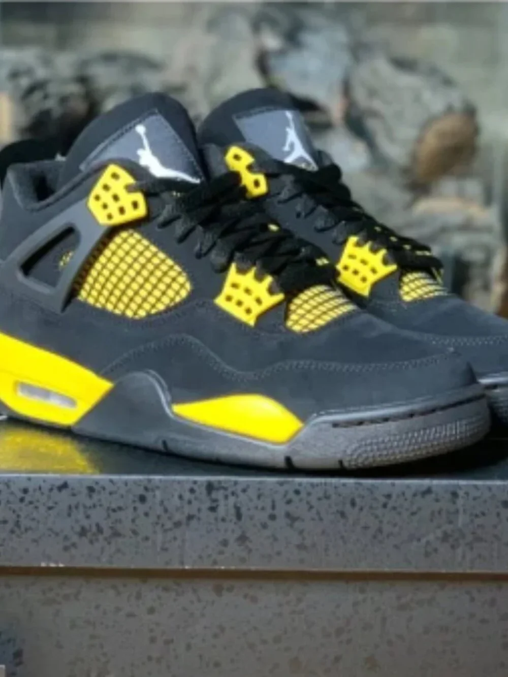Air Jordan 4 Retro “Thunder” 2023 Athletic Basketball Sneakers